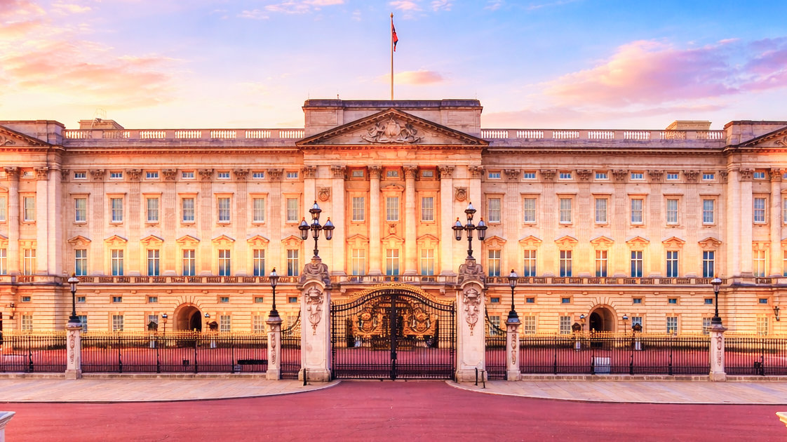 Buckingham Palace as a British institutional symbol